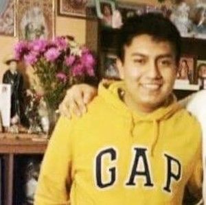 Meet your Posher, Gustavo angel